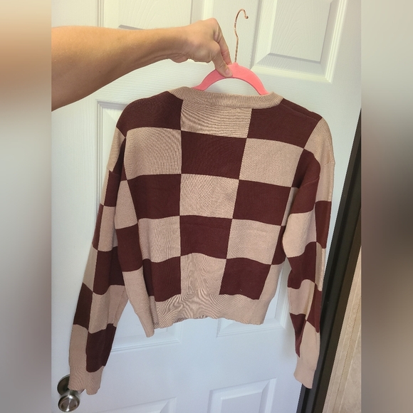 Checkered Brown and Tan Sweater - Picture 4 of 5